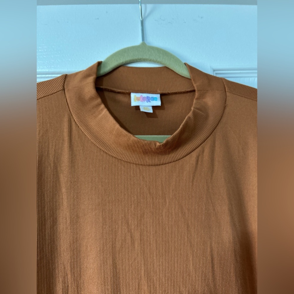 LuLaRoe 3X Ruth Mock Neck Ribbed Top in Rust